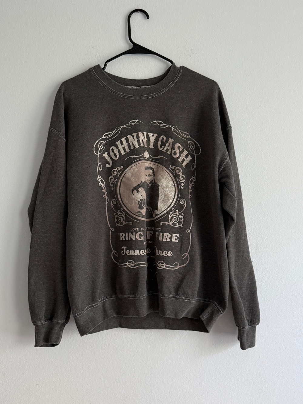 Vintage-Inspired Black Johnny Cash Graphic Crewneck Sweatshirt